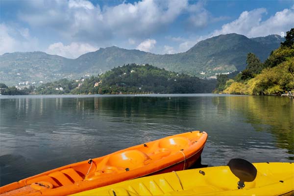 Nainital Tourism : Kayking in Nainital